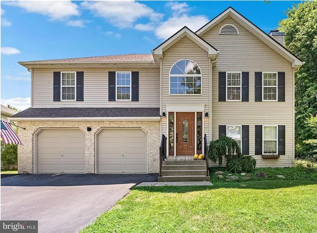 Property Photo:  1709 33rd SW  PA 18103 