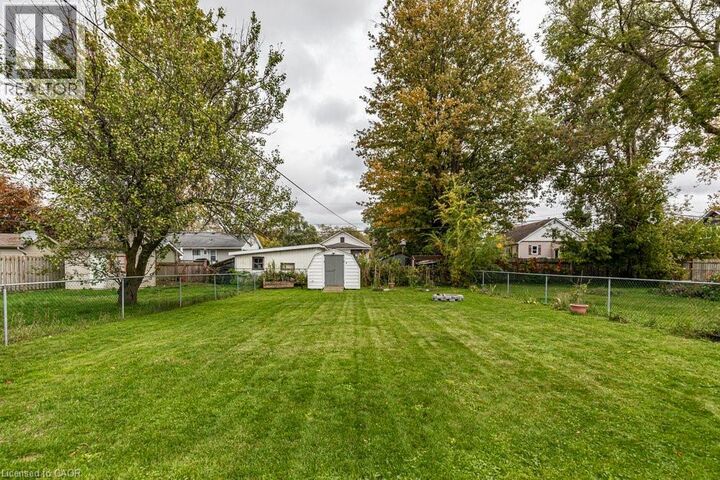 Property Photo: 259 Metcalfe Street North ON N3Y 3Y1