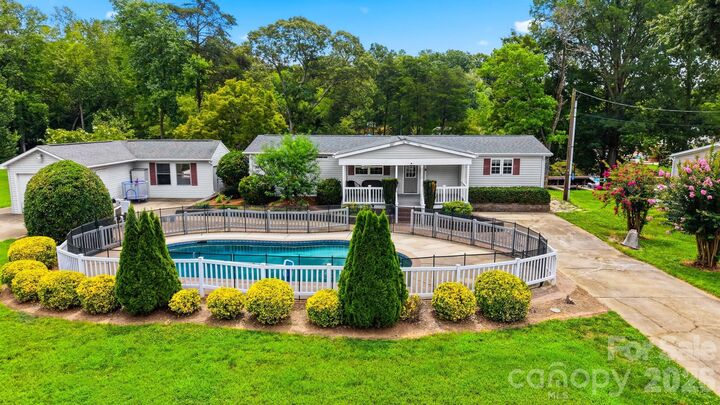 Property Photo: 4520 Lake Drive NC 28673
