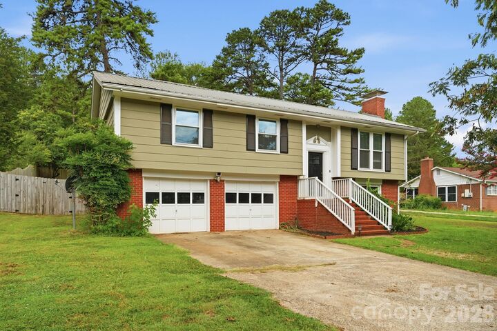 Property Photo: 2080 South Point Road NC 28012