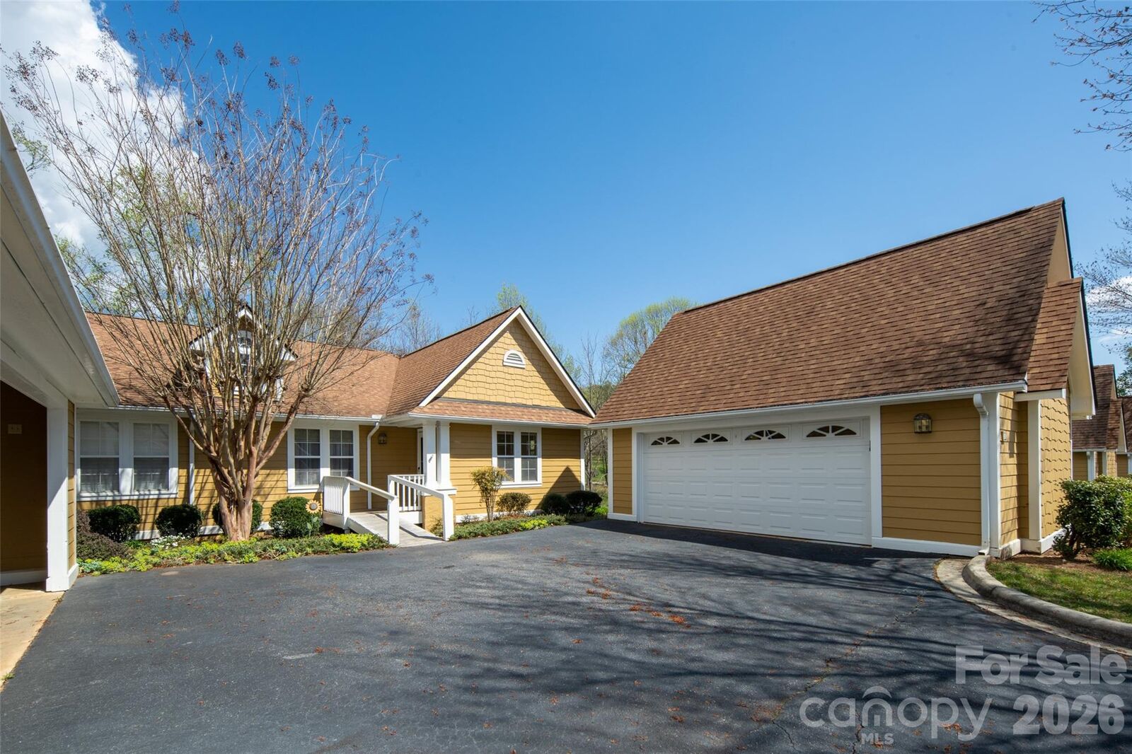 Property Photo:  803 Woodlea Court  NC 28806 