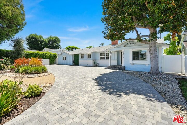 Property Photo: 20616 Quedo Dr CA 91364