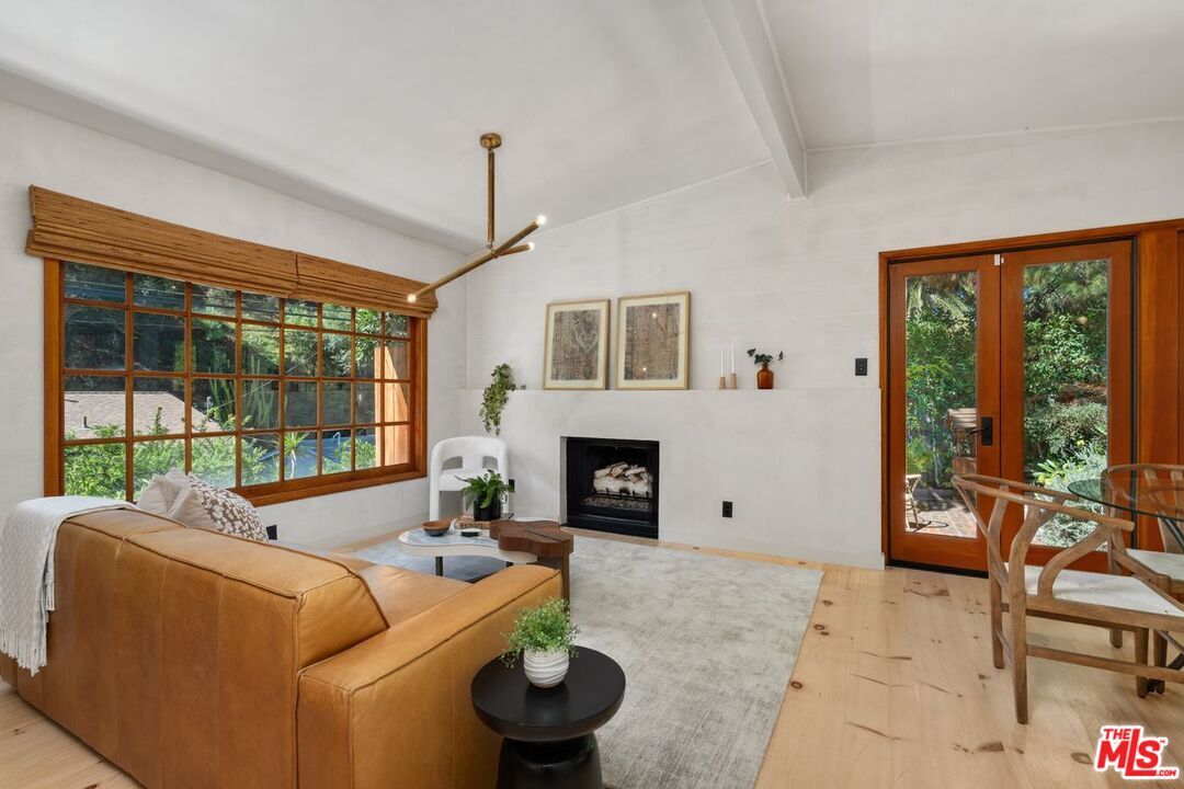 Property Photo:  9667 Yoakum Dr  CA 90210 