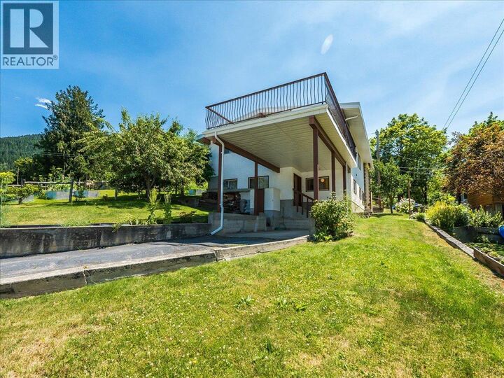 Property Photo: 205 Innes Street BC V1L 5E4