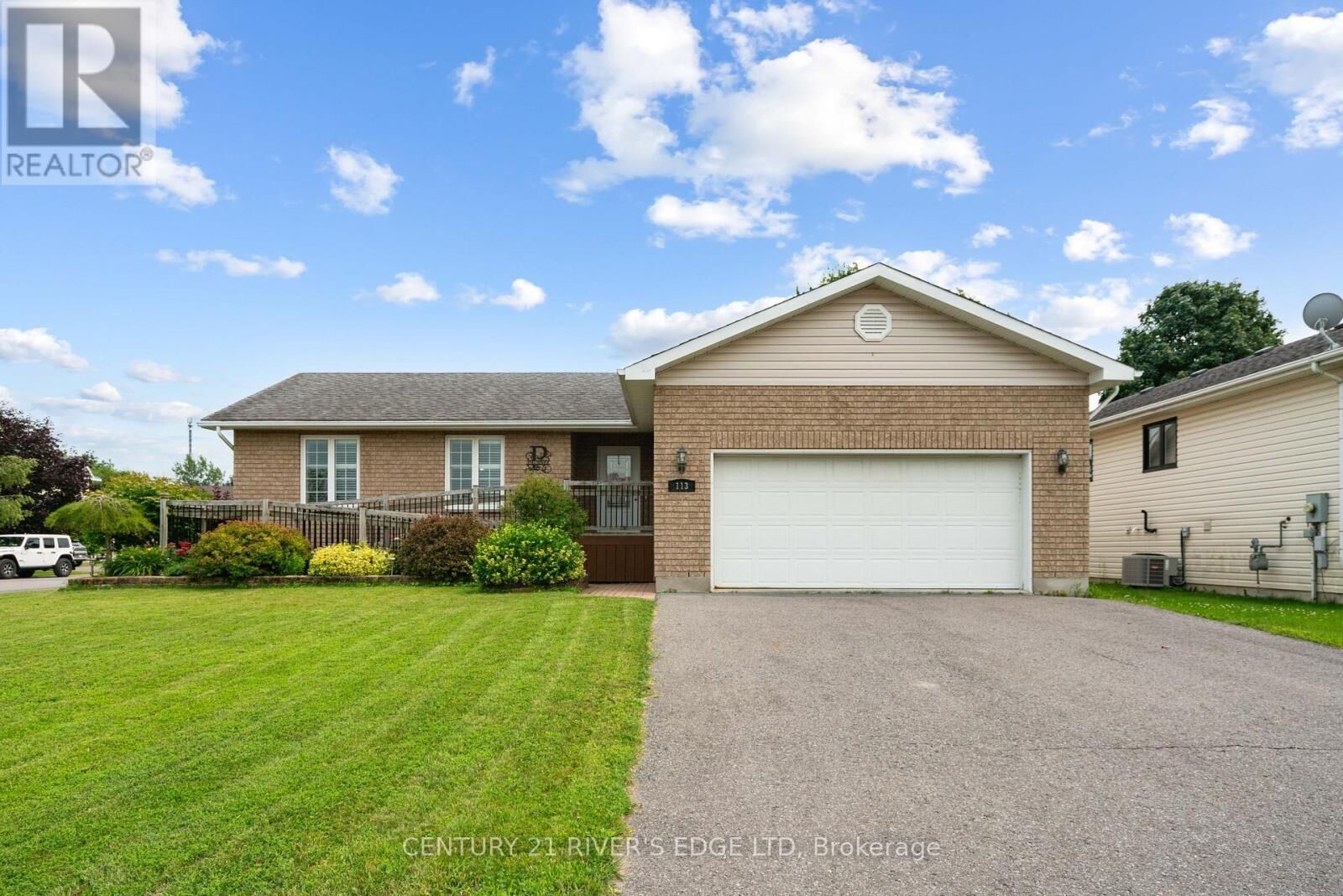 Property Photo: 113 Blake's Crescent ON K0C 1X0