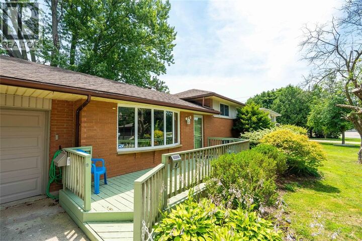 Property Photo:  8 Parry Drive  ON N7L 2H8 
