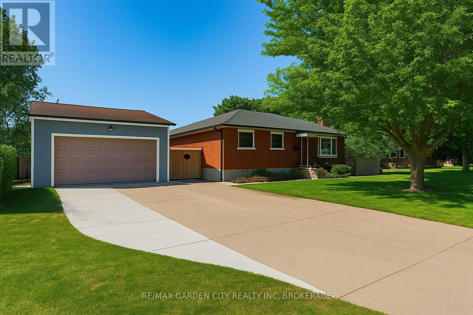 Property Photo:  26 Millward Avenue  ON L2N 1P6 