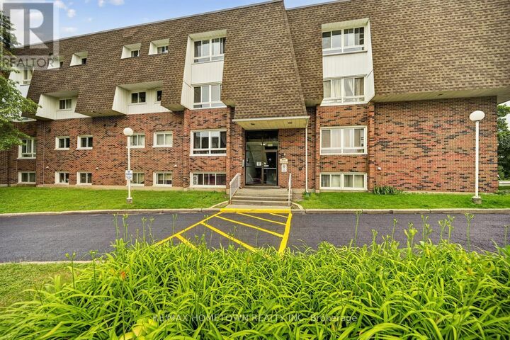 Property Photo:  815 Kyle Court G1  ON K6V 6J7 
