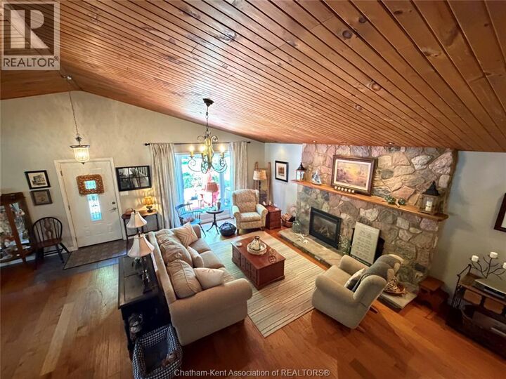 Property Photo:  18080 Second Avenue  ON N0P 1X0 