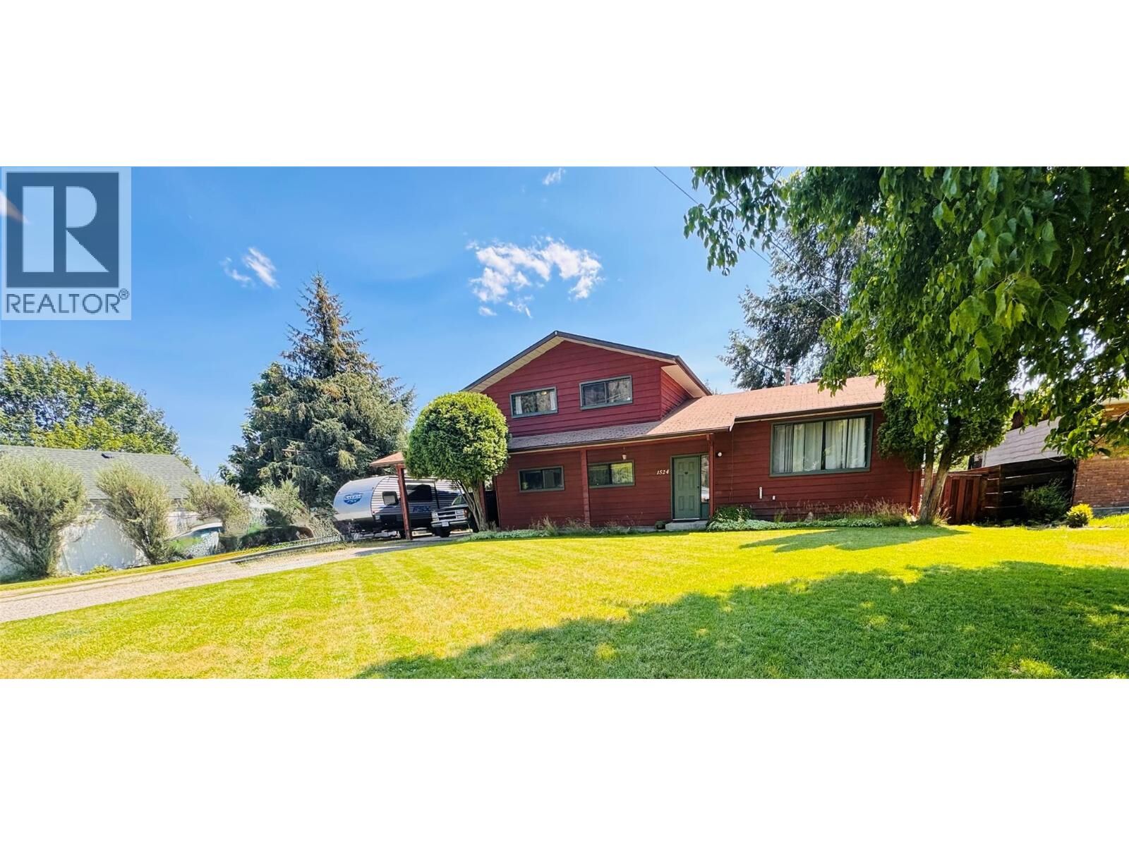Property Photo: 1524 77th Avenue BC V0H 1H0