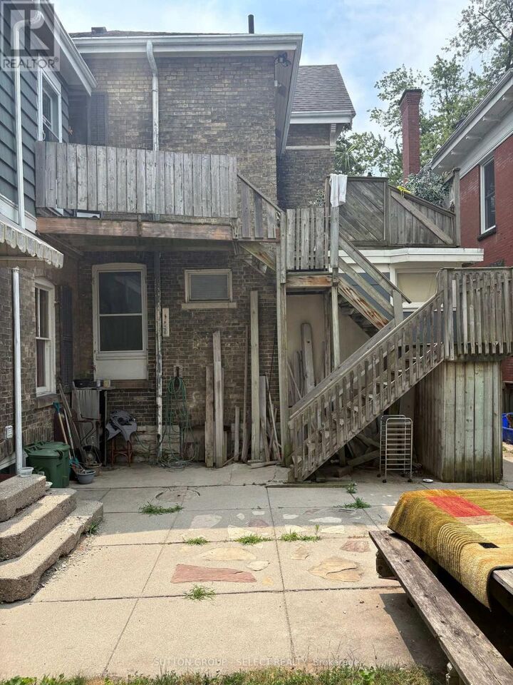 Property Photo: 292 Central Avenue ON N6B 2C8