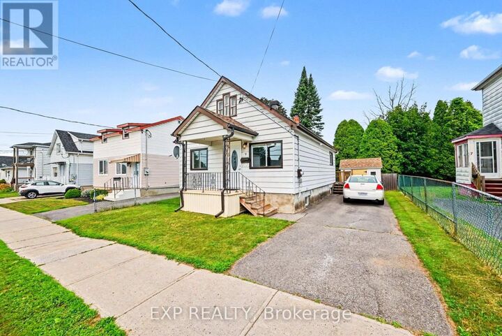 Property Photo:  9 Eleventh Street West  ON K6J 3A8 