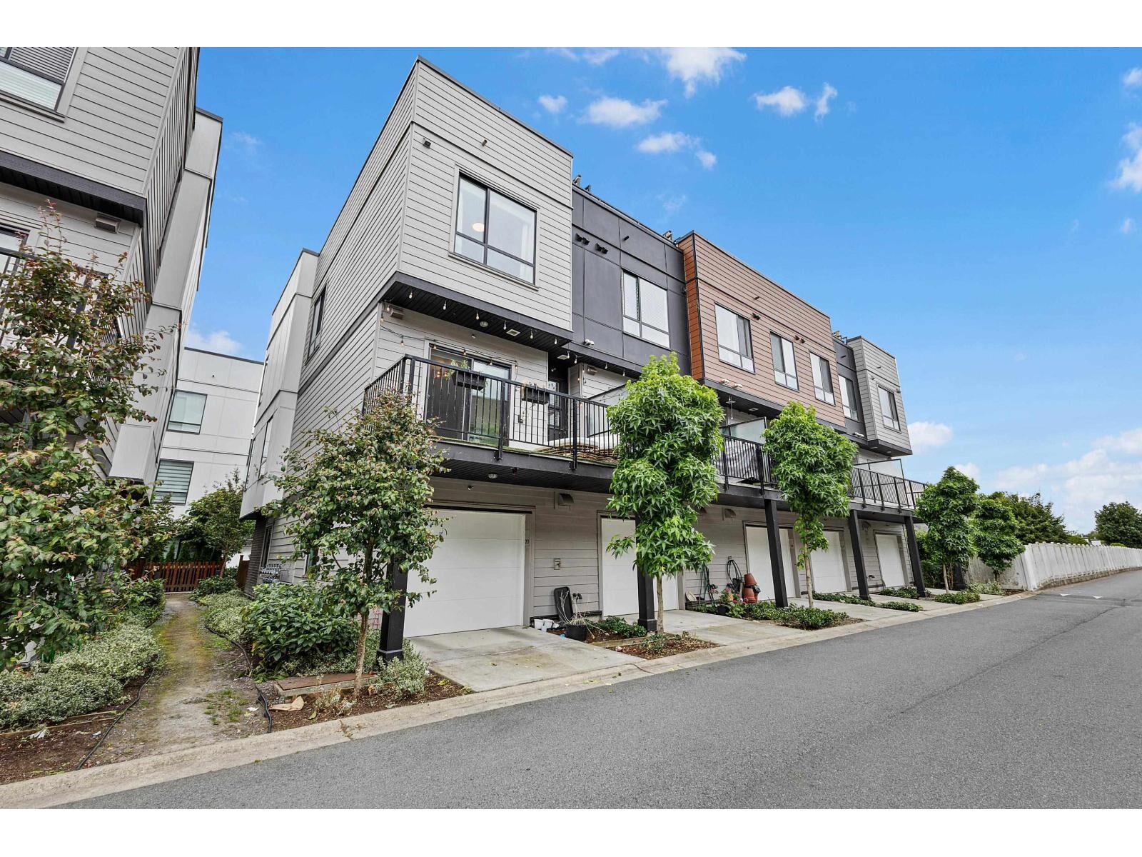 Property Photo: 19749 55 Avenue 20 BC V3A 0M2
