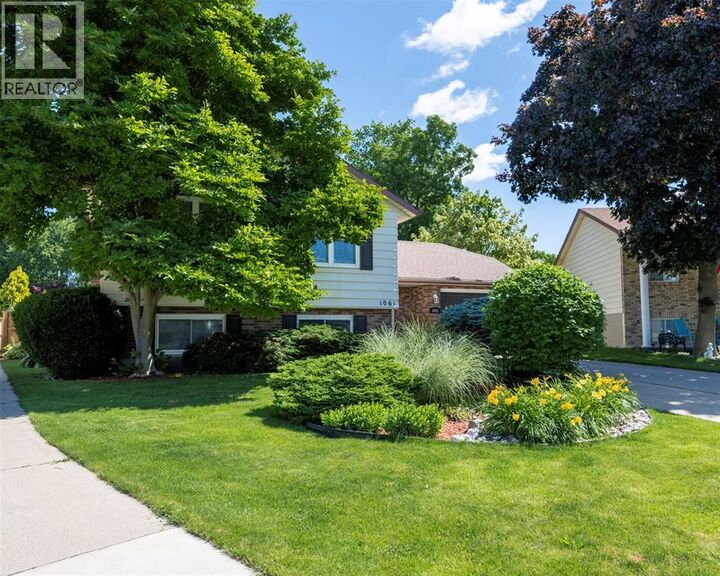 Property Photo:  1061 Brimwood Crescent  ON N7S 5E8 