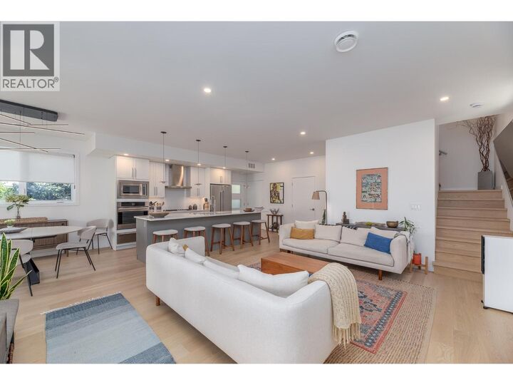 Property Photo: 589 Churchill Avenue 102 BC V2A 1E2
