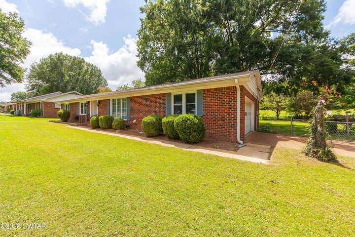 Property Photo: 243 Ridgedale Drive TN 38305