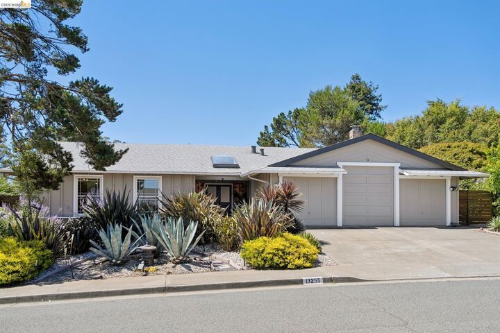 Property Photo: 13255 Clairepointe Way CA 94619