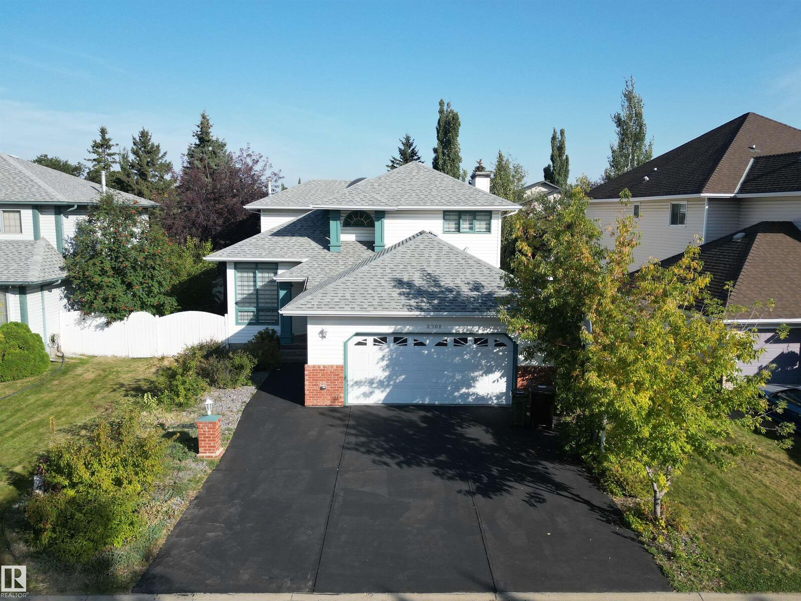 Property Photo: 2908 44A Avenue NW AB T6T 1G9