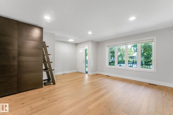 Property Photo: 10433 70 Avenue NW AB T6H 2E7