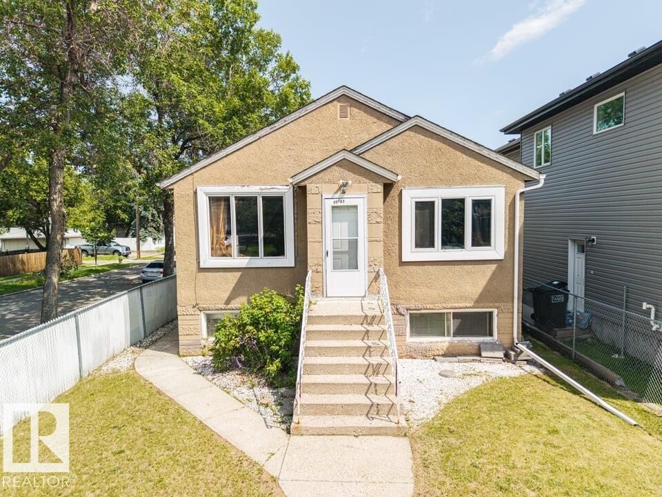 Property Photo: 12347 90 Street NW AB T5B 3Z6