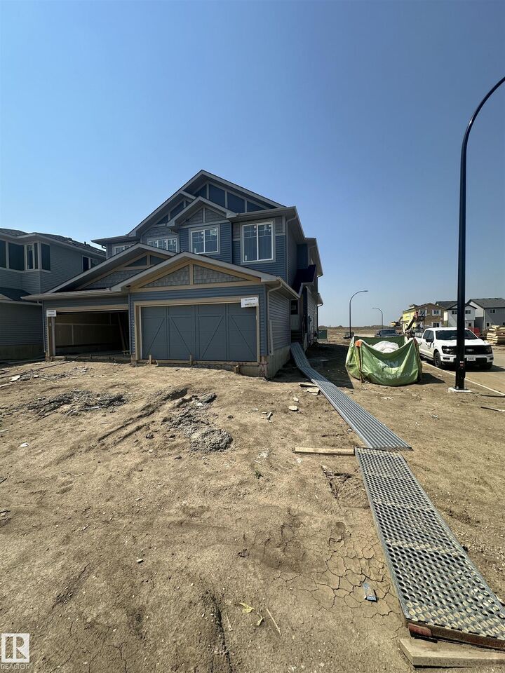 704 22 Street SW — photo 1