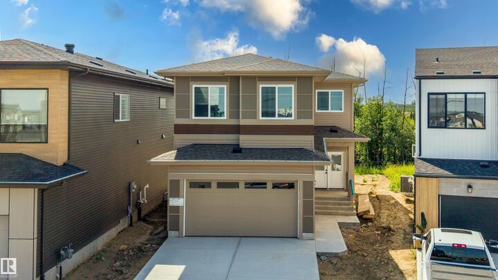3235 5 Avenue SW — photo 1
