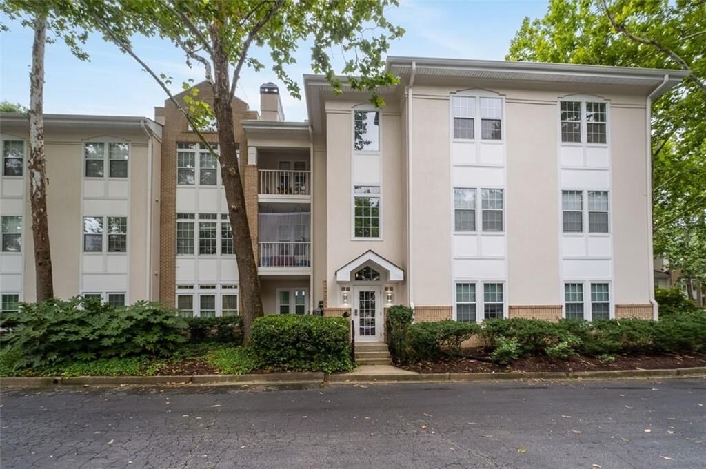 Property Photo: 240 Renaissance Parkway NE 102 GA 30308