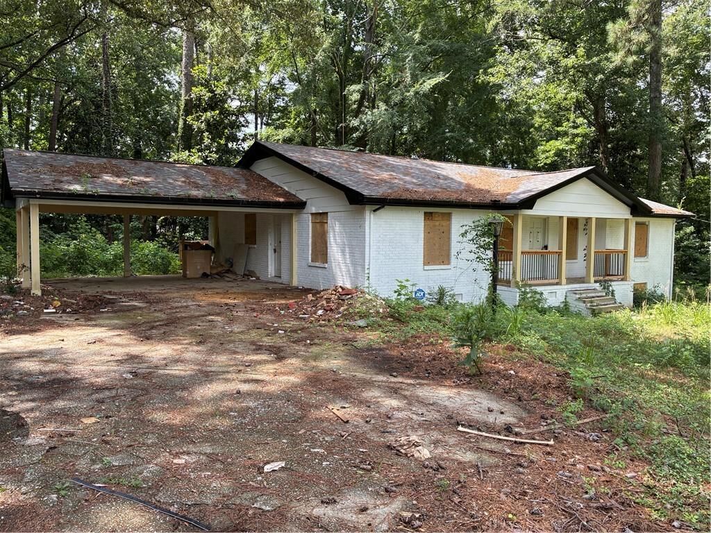 Property Photo: 2386 Young Road GA 30088