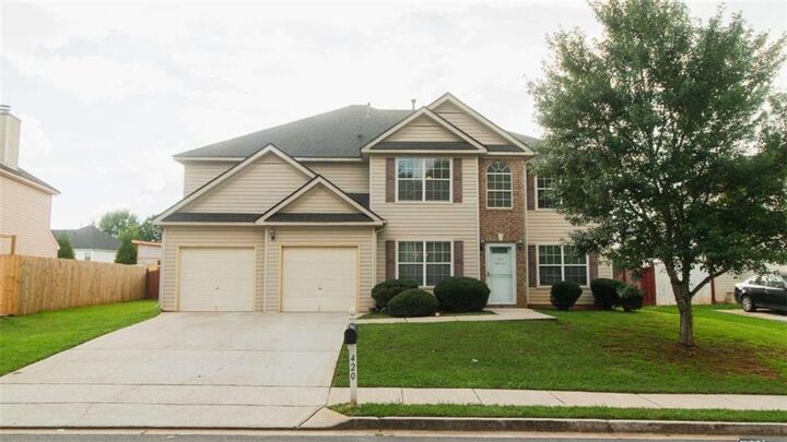 Property Photo:  420 Oak Terrace Drive  GA 30016 