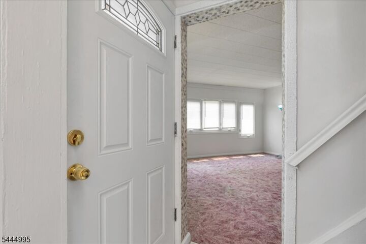 Property Photo:  1051 S Elmora Ave  NJ 07202 