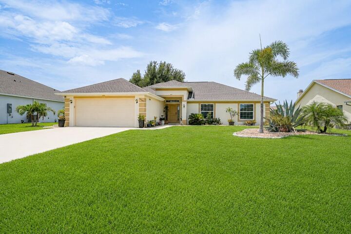 Property Photo: 26403 Rampart Boulevard FL 33983