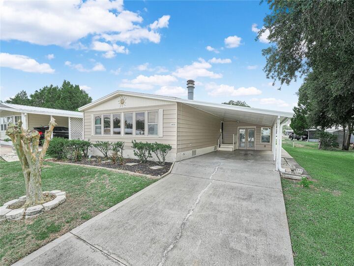Property Photo:  1632 Foxway Drive  FL 33810 
