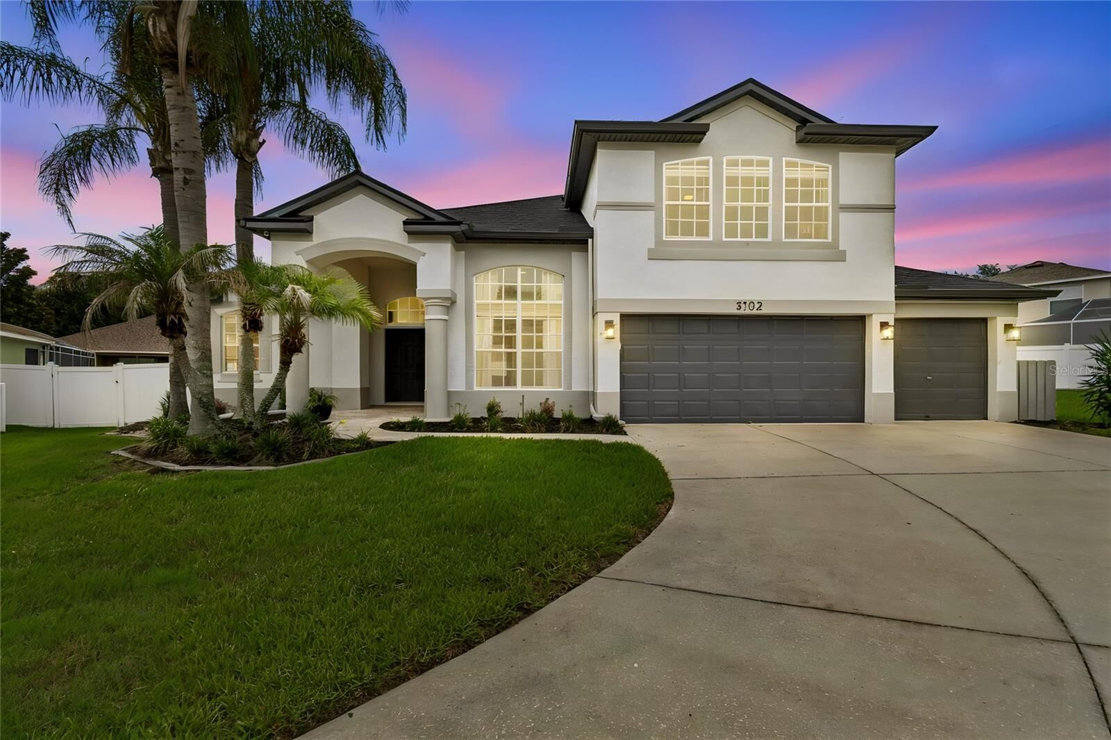 Property Photo: 3102 White Pheasant Place FL 33596