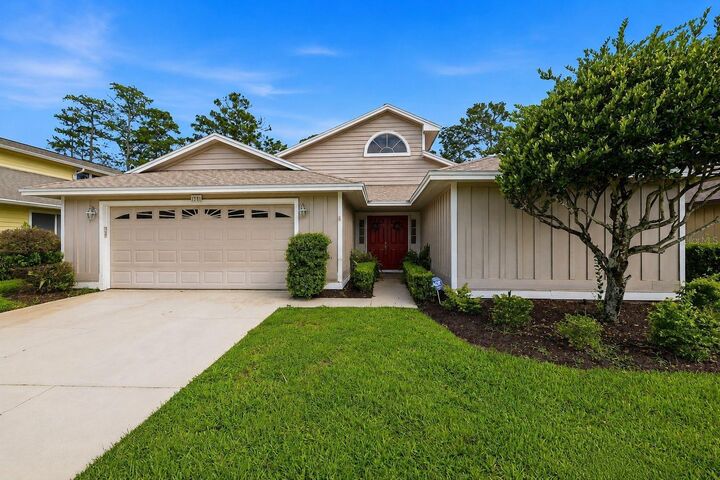 Property Photo:  38 Treetop Circle  FL 32174 