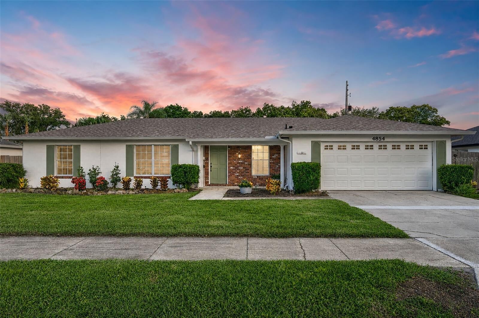 Property Photo: 4854 Rabama Place FL 32812