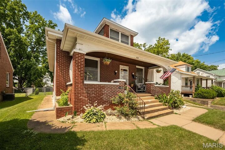 Property Photo: 405 High Street MO 63090