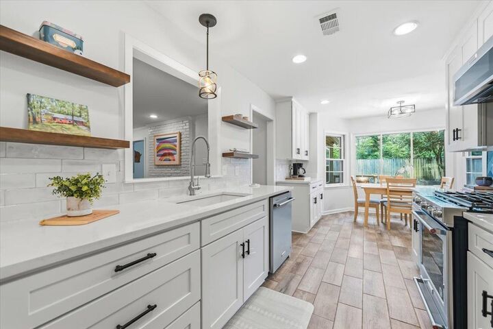 Property Photo: 5340 Knollwood Dr TN 38119