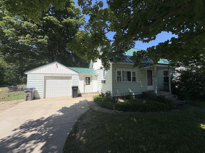 Property Photo: 575 S Wolf Lake Road MI 49442