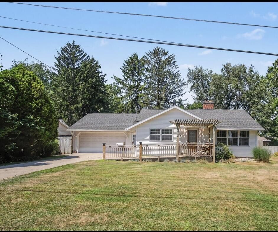 Property Photo: 1017 Pearl Street MI 48809