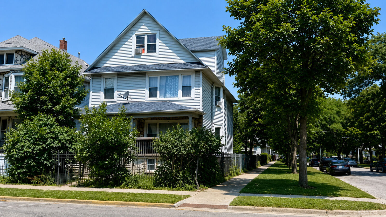Property Photo: 5400 W Augusta Boulevard IL 60651