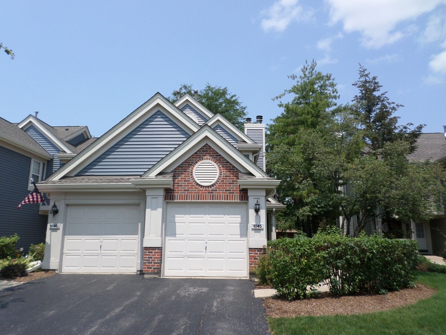 Property Photo: 1045 Talbots Lane 1045 IL 60007