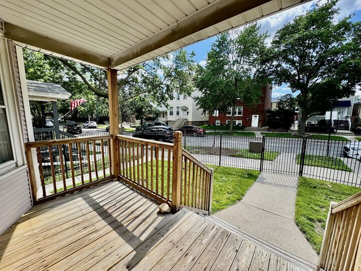 Property Photo:  2047 N Lavergne Avenue 1  IL 60639 