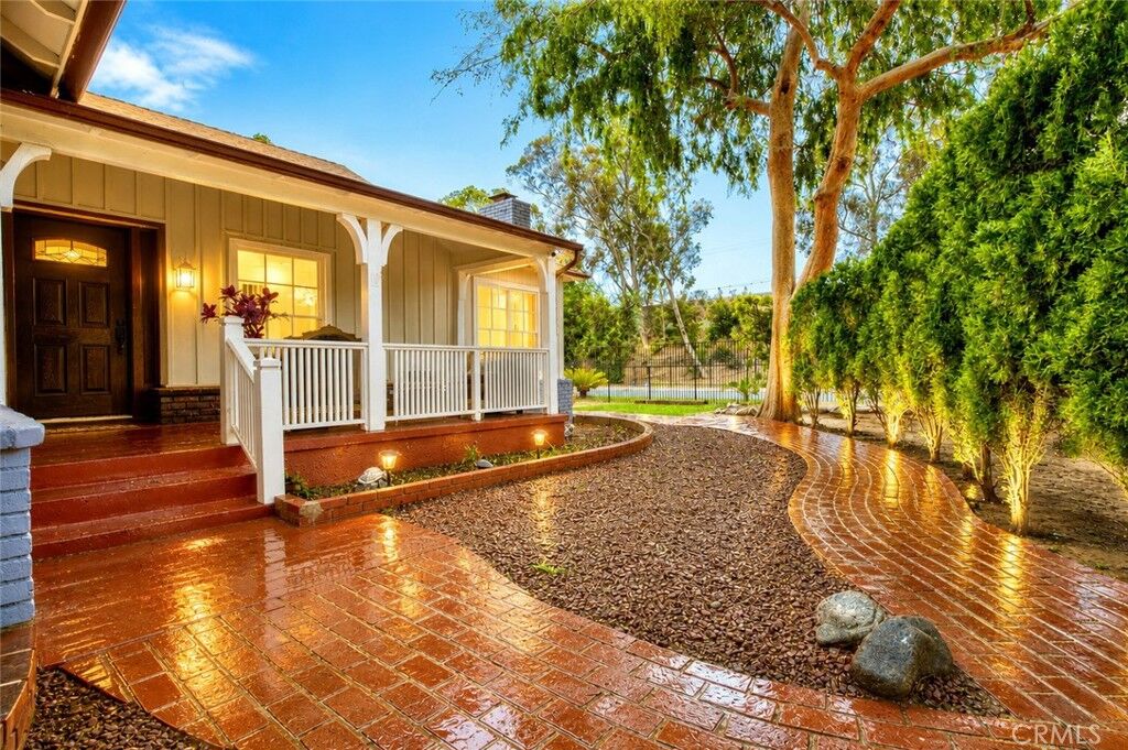 Property Photo: 15556 Valerio CA 91406