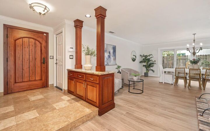 Property Photo:  420 Rivergate Way  CA 95831 