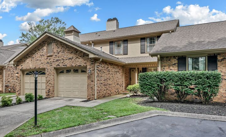 Property Photo: 320 Kingswood Ct TN 37043