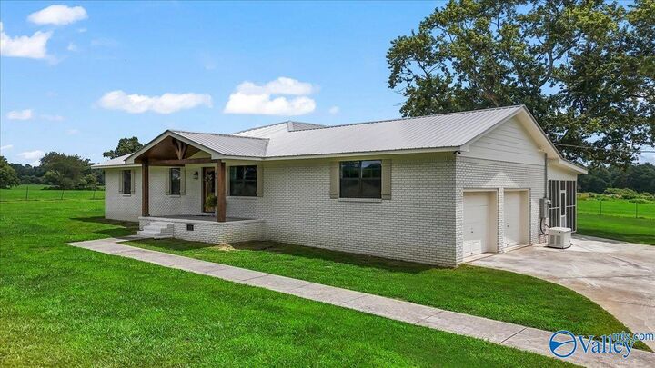 Property Photo:  4291 County Road 1807  AL 35016 