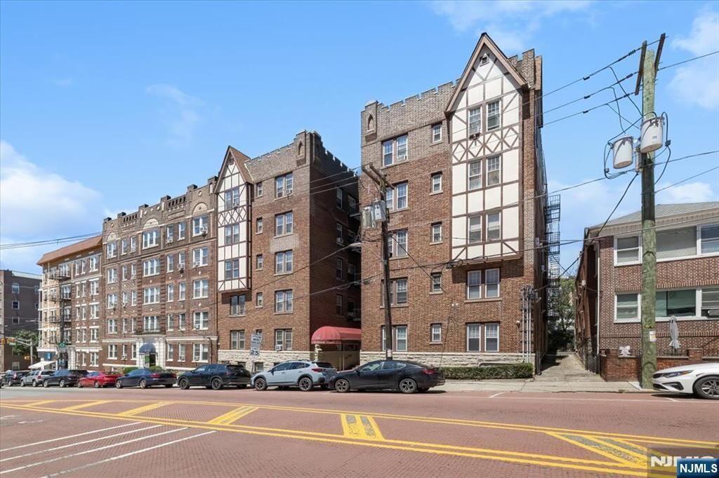 Property Photo:  6015 E Blvd 1B  NJ 07093 