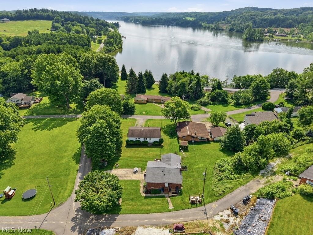 Property Photo:  1114 Fiesta Road SW  OH 44620 