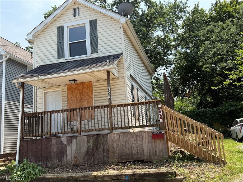 Property Photo: 858 Forrest Drive OH 44306