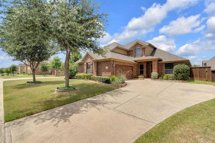 Property Photo:  1700 Goldenrod Lane  TX 76248 